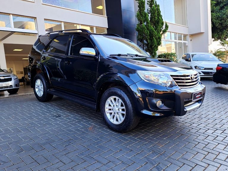 Toyota Hilux SW4 SRV D4-D 4x4 3.0 TDI Dies. Aut