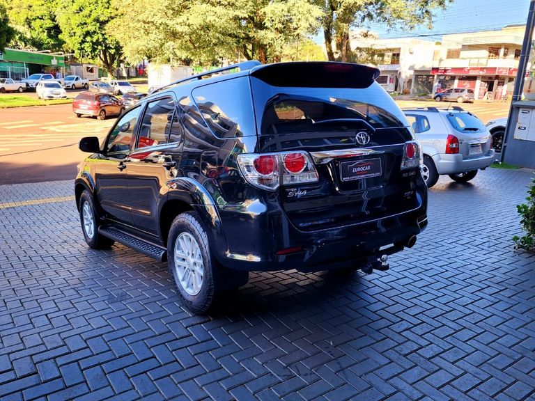 Toyota Hilux SW4 SRV D4-D 4x4 3.0 TDI Dies. Aut