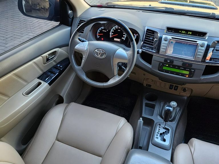 Toyota Hilux SW4 SRV D4-D 4x4 3.0 TDI Dies. Aut