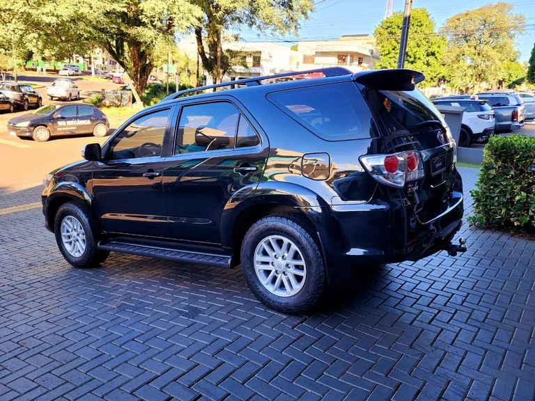 Toyota Hilux SW4 SRV D4-D 4x4 3.0 TDI Dies. Aut