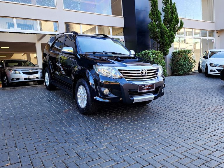Toyota Hilux SW4 SRV D4-D 4x4 3.0 TDI Dies. Aut