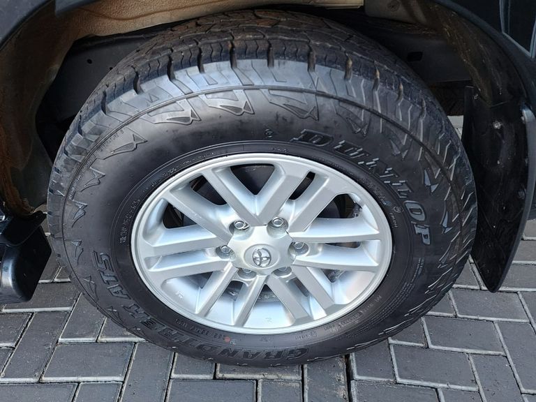Toyota Hilux SW4 SRV D4-D 4x4 3.0 TDI Dies. Aut