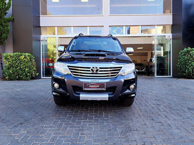 Toyota Hilux SW4 SRV D4-D 4x4 3.0 TDI Dies. Aut