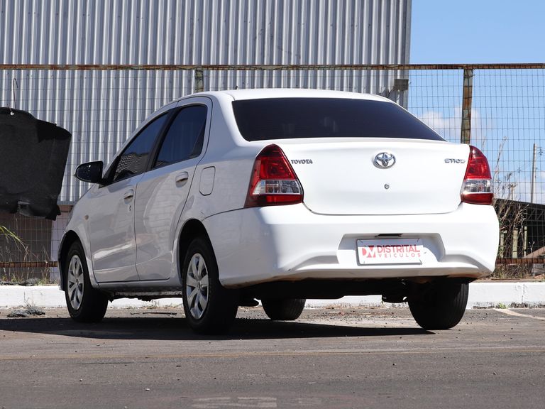Toyota ETIOS X Sedan 1.5 Flex 16V 4p Mec.