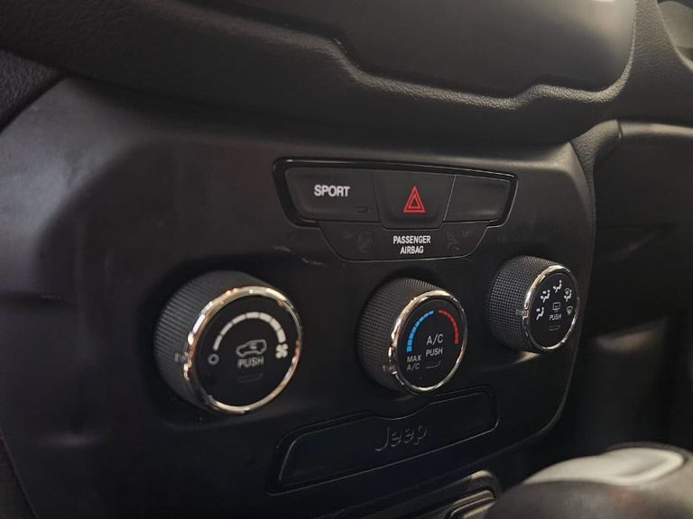 Jeep Renegade Limited 1.8 4x2 Flex 16V Aut.