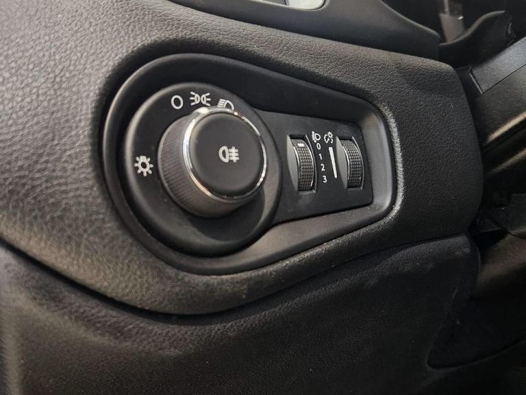 Jeep Renegade Limited 1.8 4x2 Flex 16V Aut.