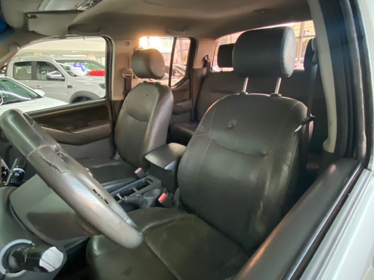 Nissan Frontier LE ATTACK CD 4x4 2.5 TB Die.Aut
