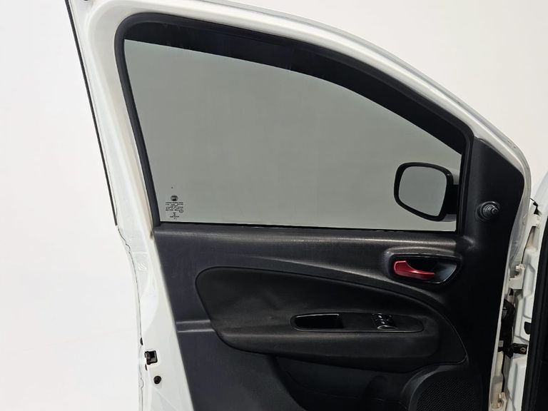 Fiat UNO SPORTING Dualogic 1.4 EVO Flex 8V 4p