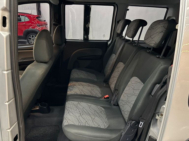 Fiat Doblo ESSENCE 1.8 Flex 16V 5p