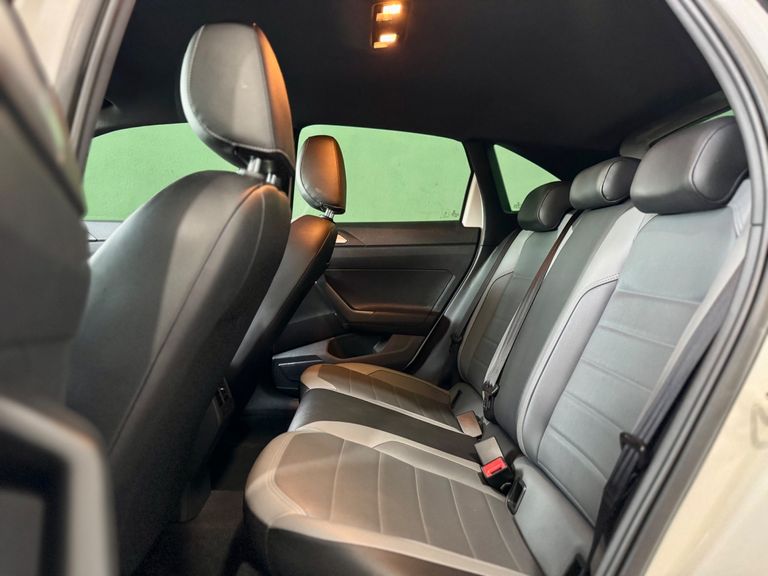 VolksWagen Nivus Highline 1.0 200 TSI Flex Aut.