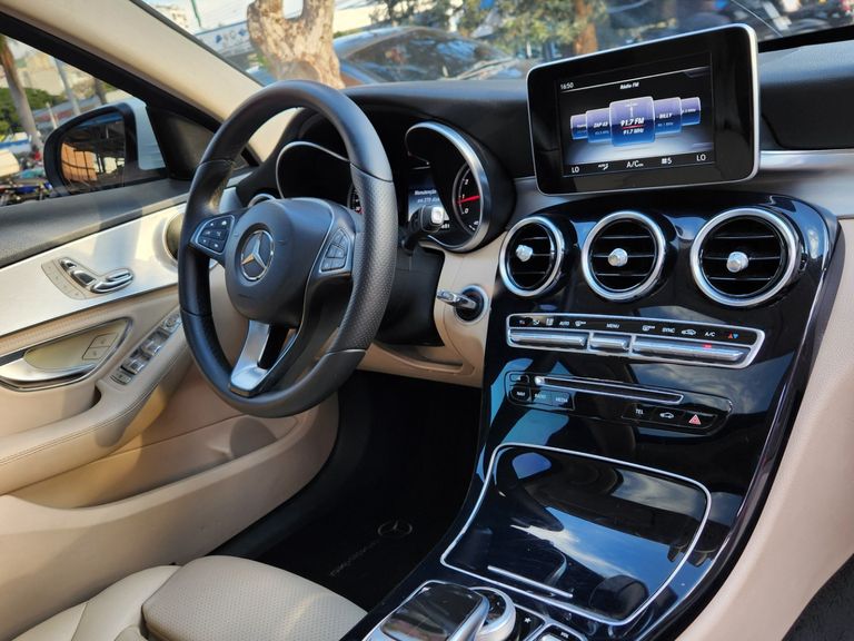 Mercedes C-200 Avantgarde 2.0 TB 16V 184cv Aut.
