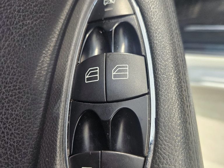 Mercedes CLS-500 V8 24V
