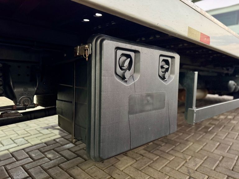VOLKSWAGEN 11-180 Delivery 2p (diesel)(E5)