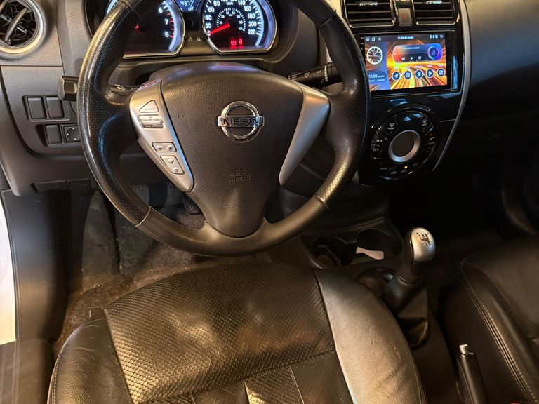 Nissan VERSA SL 1.6 16V FlexStart 4p Mec.