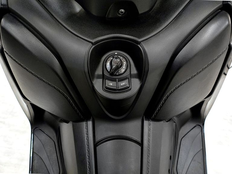 YAMAHA XMAX 250 ABS
