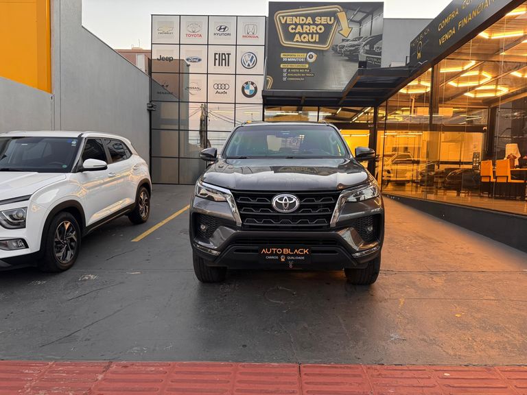 Toyota Hilux SW4 SRV 4x2 2.7 Flex 16V Aut.