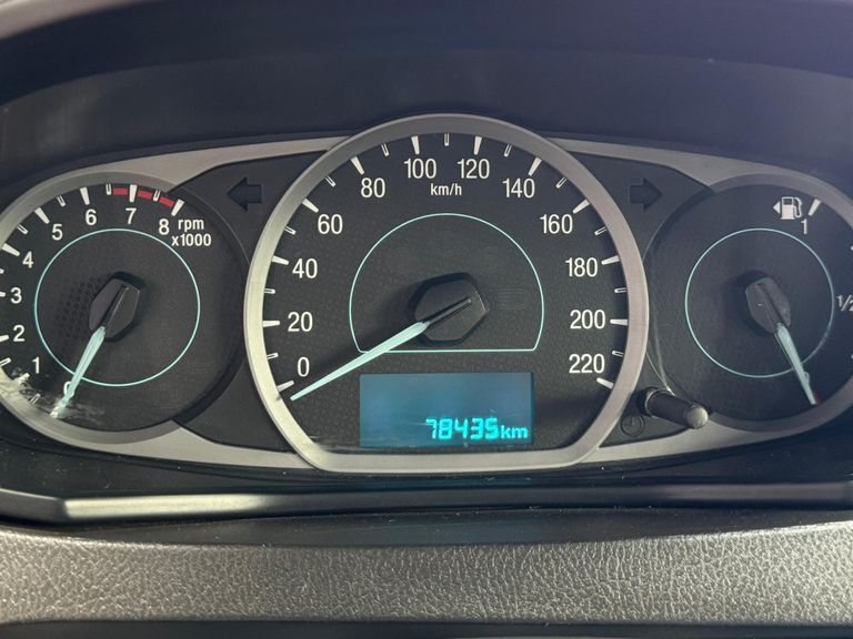 Ford Ka 1.5 FreeStyle 12V Flex 5p Aut.