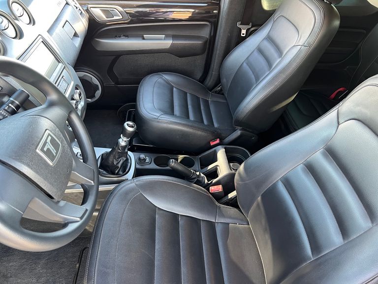 Troller T-4 TRAIL 4x4 3.2 Tdi Cap. Ríg. Diesel