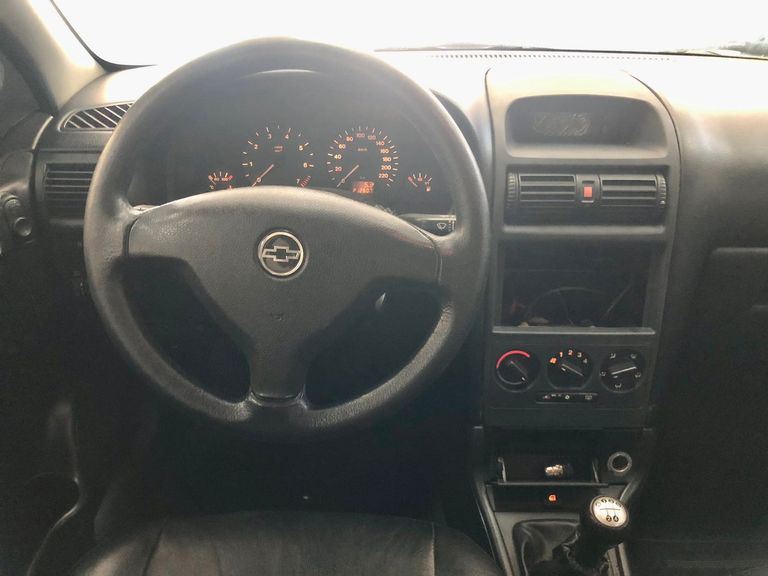 Chevrolet Astra GL Milenium 1.8 MPFI 4p