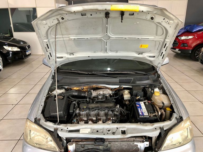Chevrolet Astra GL Milenium 1.8 MPFI 4p