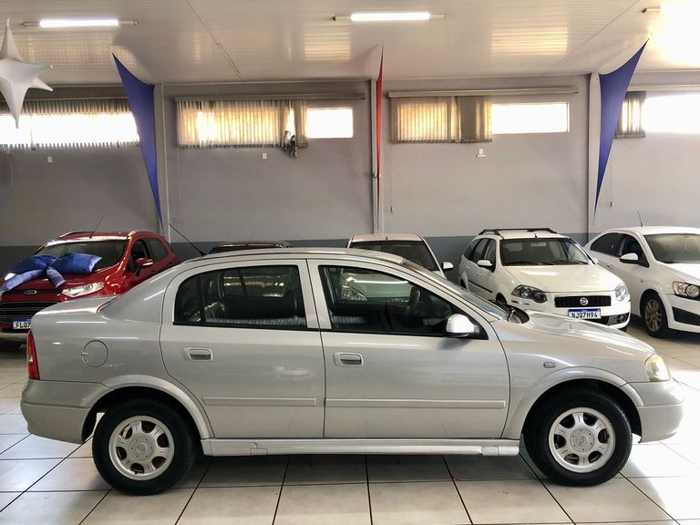 Chevrolet Astra GL Milenium 1.8 MPFI 4p