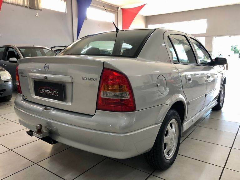 Chevrolet Astra GL Milenium 1.8 MPFI 4p