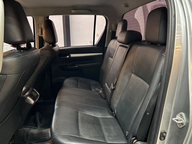 Toyota Hilux CD SRX 4x4 2.8 TDI 16V Diesel Aut.