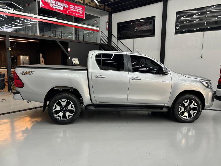 Toyota Hilux CD SRX 4x4 2.8 TDI 16V Diesel Aut.