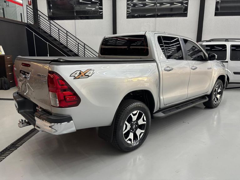 Toyota Hilux CD SRX 4x4 2.8 TDI 16V Diesel Aut.