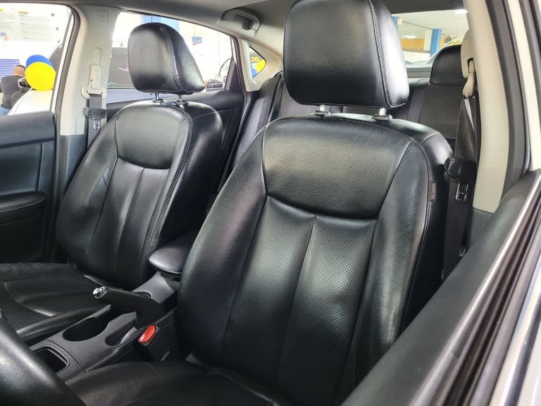 Nissan Sentra SL 2.0 FlexStart 16V Aut.