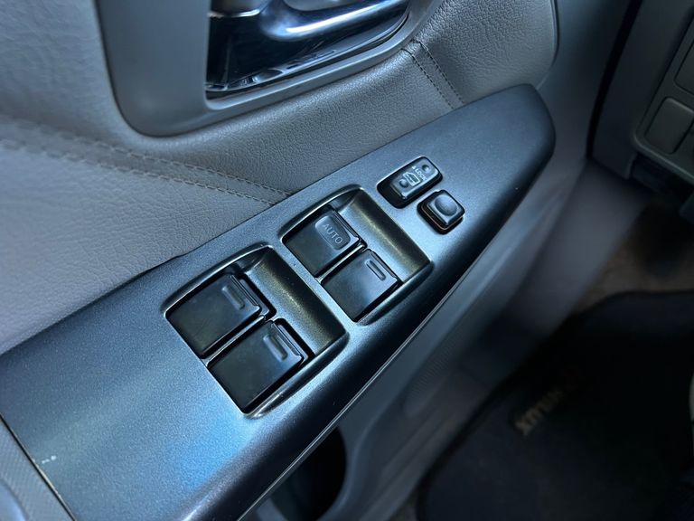Toyota Hilux CD SRV D4-D 4x4 3.0  TDI Dies