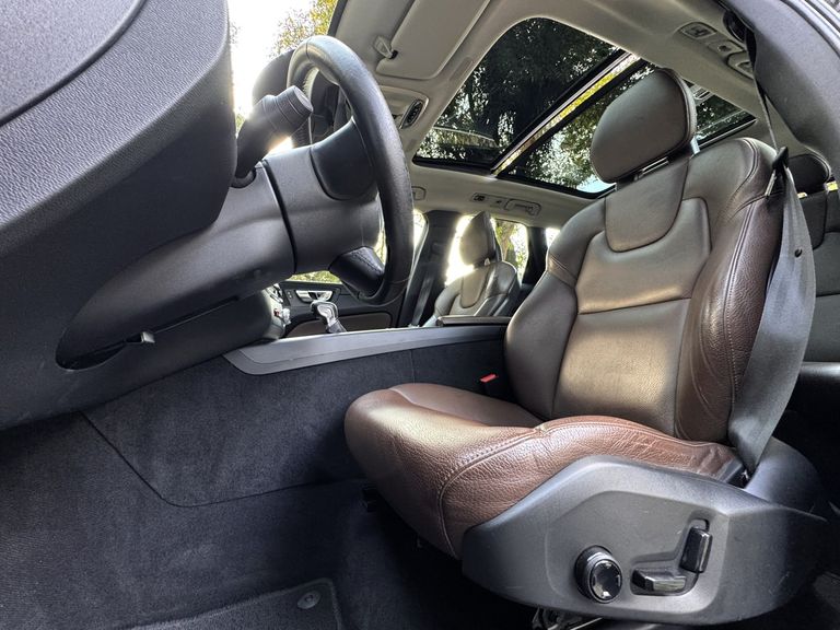 Volvo XC 60 T-5 MOMENTUM 2.0 254cv AWD 5p