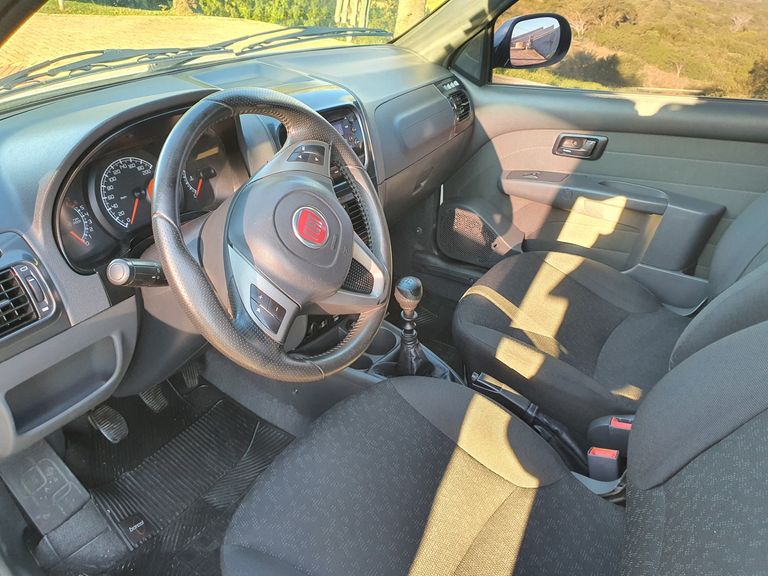 Fiat Strada Freedom 1.4 Flex 8V CD