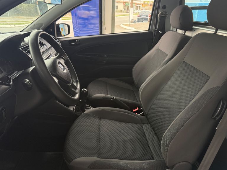 VolksWagen Saveiro Robust 1.6 Total Flex 8V