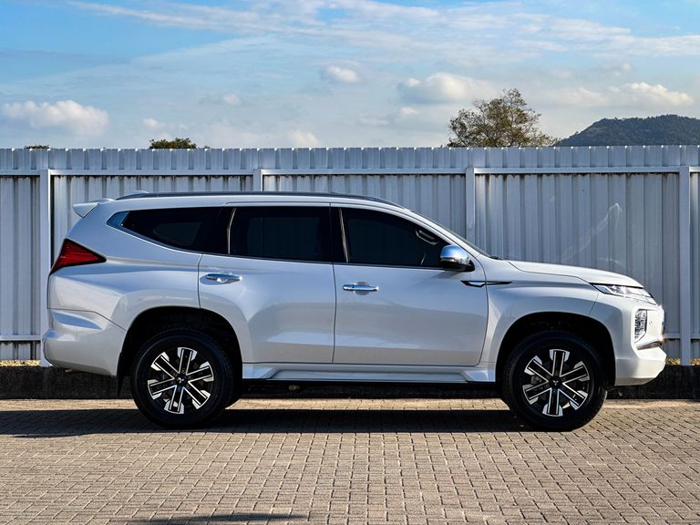 Mitsubishi Pajero Sport HPE-S 2.4  4x4 Diesel Aut.