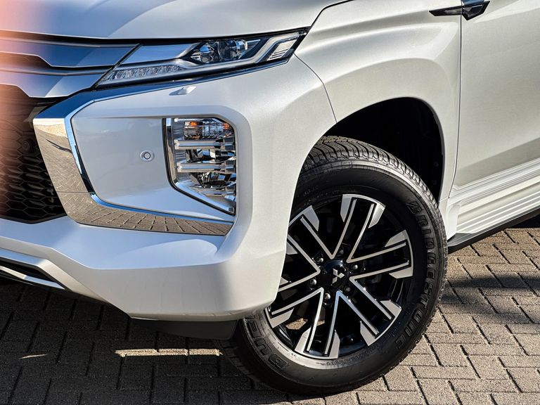 Mitsubishi Pajero Sport HPE-S 2.4  4x4 Diesel Aut.