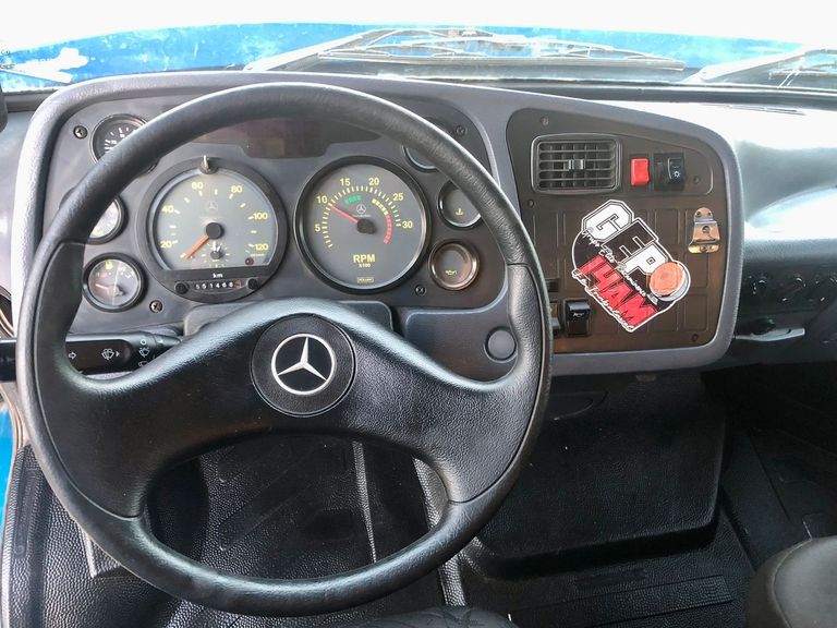 MERCEDES-BENZ L-1318 2p (diesel)