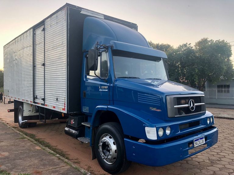 MERCEDES-BENZ L-1318 2p (diesel)