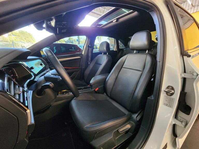 VolksWagen JETTA R-Line 250 TSI 1.4 Flex 16V Aut.