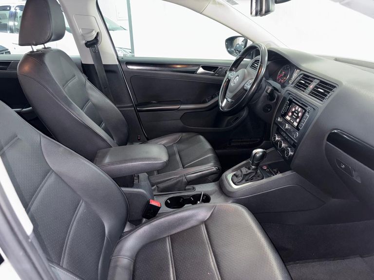 VolksWagen JETTA Comfortline 2.0 T.Flex 8V 4p Tipt.