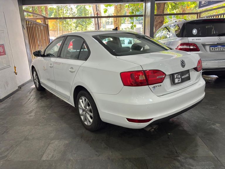 VolksWagen JETTA Comfortline 2.0 T.Flex 8V 4p Tipt.