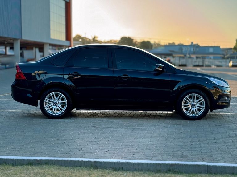 Ford Focus Sedan 1.6/1.6 Flex 8V/16V 4p Mec.