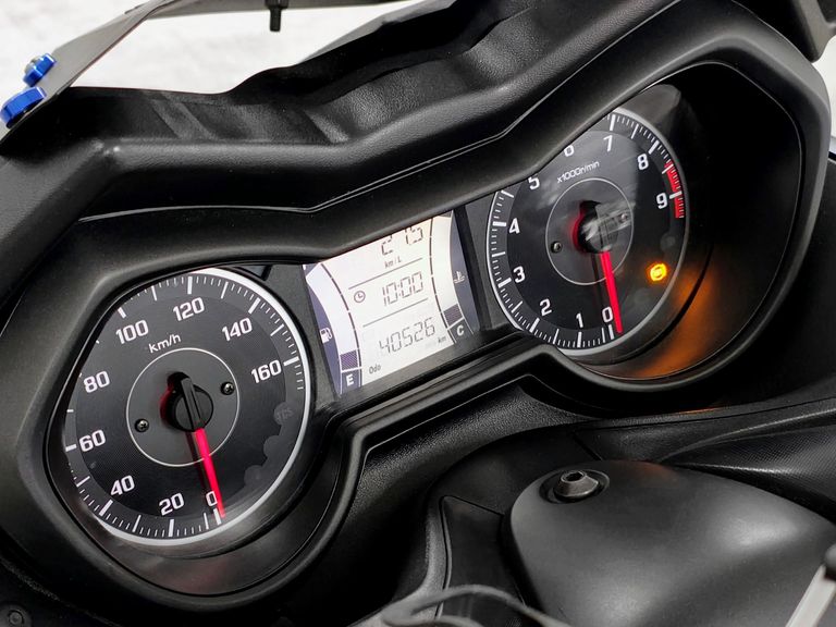 YAMAHA XMAX 250 ABS