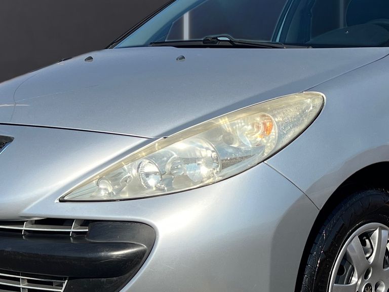Peugeot 207 XR 1.4 Flex 8V 5p