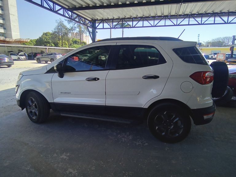Ford EcoSport FREESTYLE 1.5 12V Flex 5p Aut.