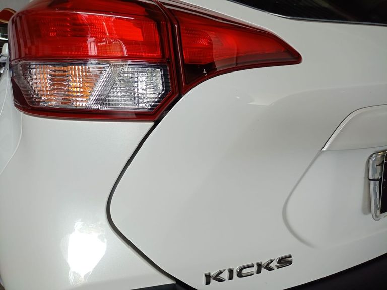 Nissan KICKS SV 1.6 16V FlexStar 5p Aut.