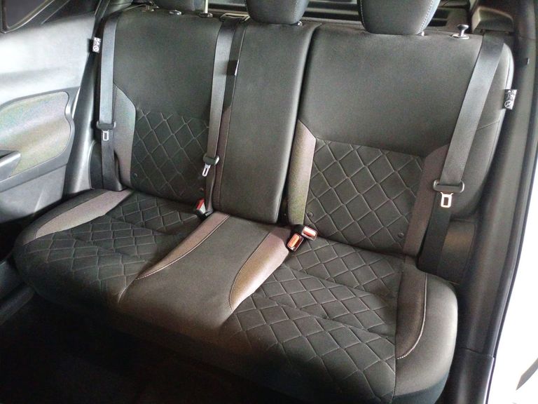 Nissan KICKS SV 1.6 16V FlexStar 5p Aut.