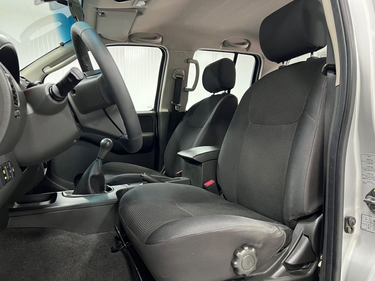Nissan Frontier XE  CD 4x4 2.5 TB Diesel