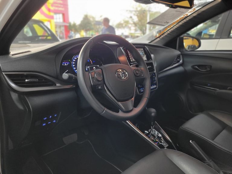 Toyota YARIS XLS 1.5 Flex 16V 5p Aut.