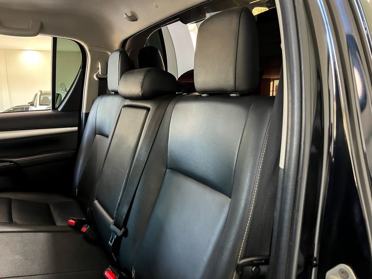 Toyota Hilux CD SRX 4x4 2.8 TDI 16V Diesel Aut.